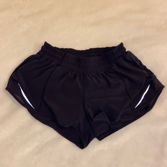Lululemon hotty hot shorts - Picture 1 of 2